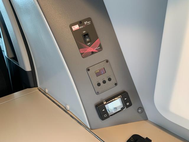 ハイエースバン ＳロングワイドＤＸ　ＧＬパッケージ　ハイエースキャンパー／ホワイトハウスキャンパー製／ＦＲＰオリジナＰＯＰ　ＵＰルーフ＆テント／ギャレー／４０Ｌ冷蔵庫／カセットコンロ＆コンパクトシンク／ＣＴＥＫ昇圧走行充電システム／フライスクリーン（24枚目）