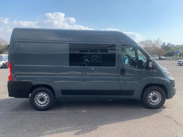 デュカト Ｌ２Ｈ２　正規ディーラー車　５人乗り１ナンバー　国内架装　全長５４１ｃｍ　全幅２１０ｃｍ　全高２５２ｃｍ２．２Ｌディーゼルターボエンジン　トルクコンバーター式９速ＡＴ　国内純正ナビ　ＥＴＣ２．０　カープレイ搭載（9枚目）