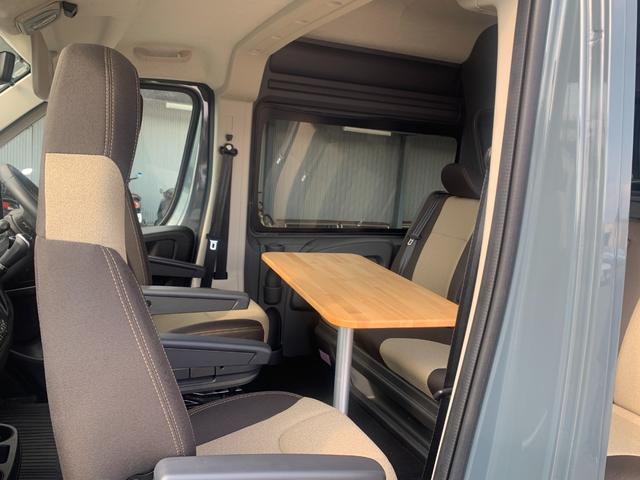 デュカト Ｌ２Ｈ２　正規ディーラー車　５人乗り１ナンバー　国内架装　全長５４１ｃｍ　全幅２１０ｃｍ　全高２５２ｃｍ２．２Ｌディーゼルターボエンジン　トルクコンバーター式９速ＡＴ　国内純正ナビ　ＥＴＣ２．０　カープレイ搭載（37枚目）
