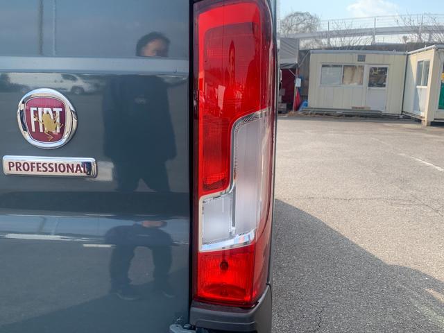 デュカト Ｌ２Ｈ２　正規ディーラー車　５人乗り１ナンバー　国内架装　全長５４１ｃｍ　全幅２１０ｃｍ　全高２５２ｃｍ２．２Ｌディーゼルターボエンジン　トルクコンバーター式９速ＡＴ　国内純正ナビ　ＥＴＣ２．０　カープレイ搭載（48枚目）