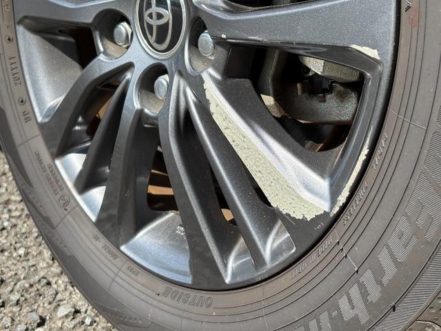 ヴォクシー ハイブリッドＳ－Ｇ　キャンパー装備新品／大人４人就寝／ポップアップルーフ／シートヒーター／デュアルエアコン／サブバッテリー／ＦＦヒーター／外部電源＆ＡＣコンセント／網戸／プライバシーカーテン／キャンピングカー／キャンパー（21枚目）