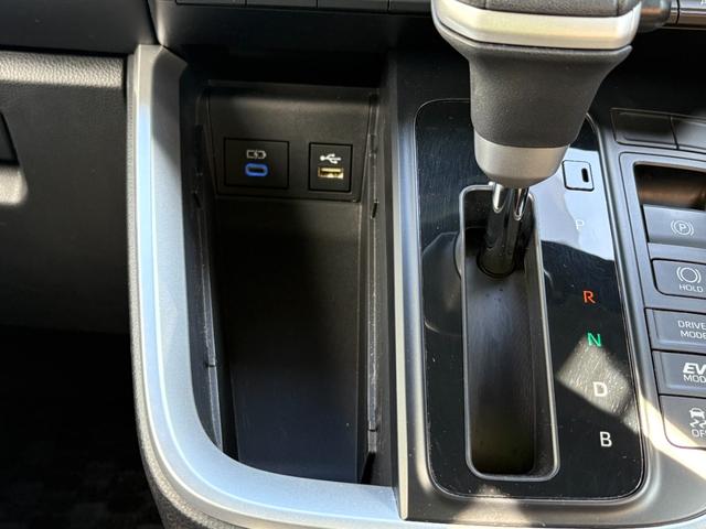 ヴォクシー ハイブリッドＳ－Ｇ　キャンパー装備新品／大人４人就寝／ポップアップルーフ／シートヒーター／デュアルエアコン／サブバッテリー／ＦＦヒーター／外部電源＆ＡＣコンセント／網戸／プライバシーカーテン／キャンピングカー／キャンパー（38枚目）