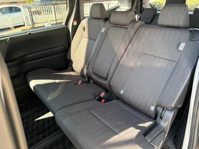 ヴォクシー ハイブリッドＳ－Ｇ　キャンパー装備新品／大人４人就寝／ポップアップルーフ／シートヒーター／デュアルエアコン／サブバッテリー／ＦＦヒーター／外部電源＆ＡＣコンセント／網戸／プライバシーカーテン／キャンピングカー／キャンパー（50枚目）