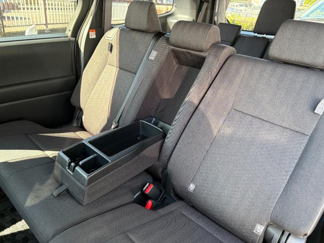 ヴォクシー ハイブリッドＳ－Ｇ　キャンパー装備新品／大人４人就寝／ポップアップルーフ／シートヒーター／デュアルエアコン／サブバッテリー／ＦＦヒーター／外部電源＆ＡＣコンセント／網戸／プライバシーカーテン／キャンピングカー／キャンパー（51枚目）