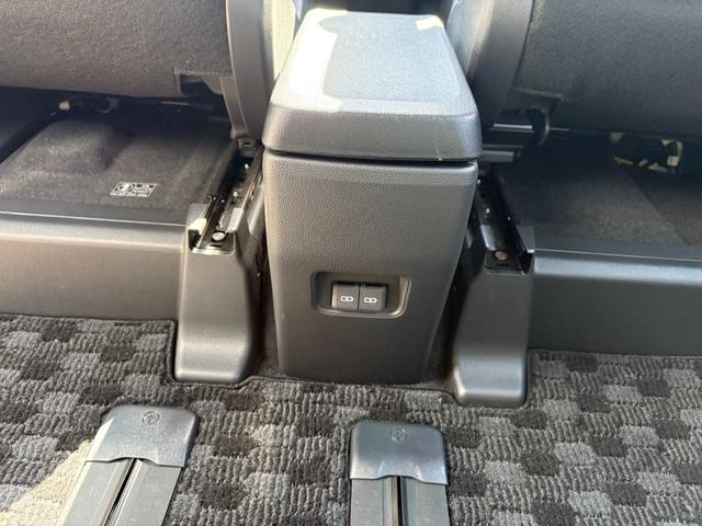 ヴォクシー ハイブリッドＳ－Ｇ　キャンパー装備新品／大人４人就寝／ポップアップルーフ／シートヒーター／デュアルエアコン／サブバッテリー／ＦＦヒーター／外部電源＆ＡＣコンセント／網戸／プライバシーカーテン／キャンピングカー／キャンパー（53枚目）