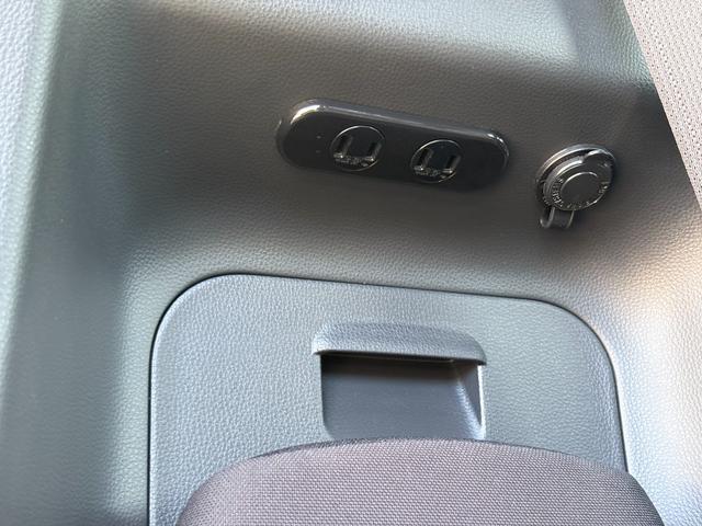 ヴォクシー ハイブリッドＳ－Ｇ　キャンパー装備新品／大人４人就寝／ポップアップルーフ／シートヒーター／デュアルエアコン／サブバッテリー／ＦＦヒーター／外部電源＆ＡＣコンセント／網戸／プライバシーカーテン／キャンピングカー／キャンパー（70枚目）