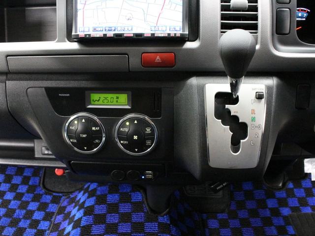 ハイエースワゴン GL ワンオーナー ローダウン オーバーフェンダー構造変更済み HDDナビ フルセグ リアモニター 左パワースライドドア 17インチAW ホワイトレタータイヤ 社外テール(16枚目)