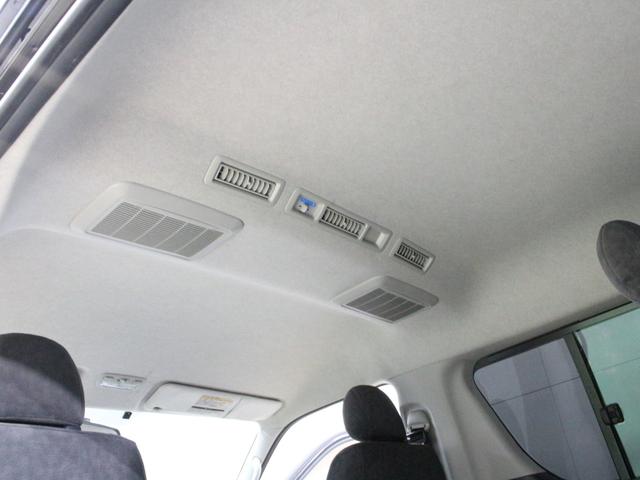 ハイエースワゴン GL ワンオーナー ローダウン オーバーフェンダー構造変更済み HDDナビ フルセグ リアモニター 左パワースライドドア 17インチAW ホワイトレタータイヤ 社外テール(22枚目)