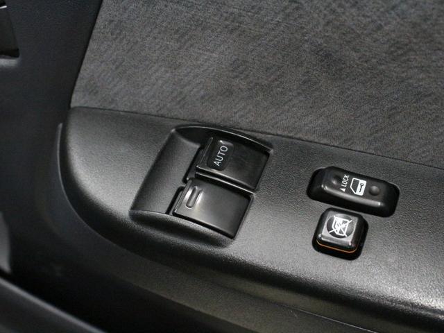 ハイエースワゴン GL ワンオーナー ローダウン オーバーフェンダー構造変更済み HDDナビ フルセグ リアモニター 左パワースライドドア 17インチAW ホワイトレタータイヤ 社外テール(45枚目)