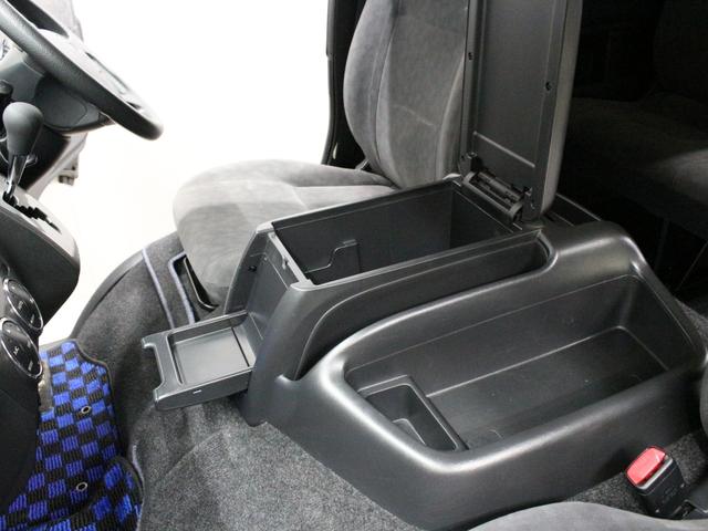 ハイエースワゴン GL ワンオーナー ローダウン オーバーフェンダー構造変更済み HDDナビ フルセグ リアモニター 左パワースライドドア 17インチAW ホワイトレタータイヤ 社外テール(49枚目)