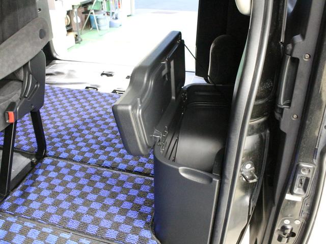 ハイエースワゴン GL ワンオーナー ローダウン オーバーフェンダー構造変更済み HDDナビ フルセグ リアモニター 左パワースライドドア 17インチAW ホワイトレタータイヤ 社外テール(59枚目)