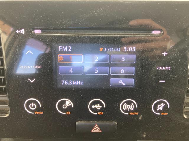 Ｘアイドリングストップ　純正オーディオ　スマートキー　禁煙車　ハロゲンヘッドライト　ワンオーナー　電動格納ミラー　オートエアコン　パワーウインドウ(9枚目)