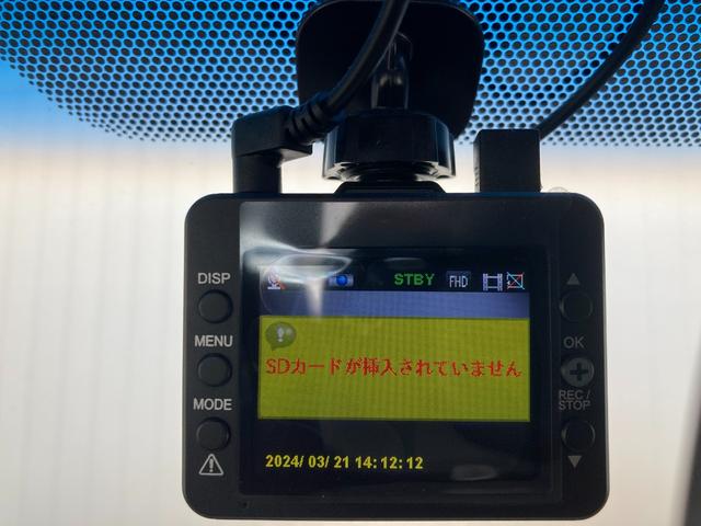 Ｇ　純正ナビ　バックカメラ　ＥＴＣ　シートヒーター　前後ドライブレコーダー　スマートキー　ＨＩＤヘッドライト　禁煙車　片側電動スライドドア(9枚目)