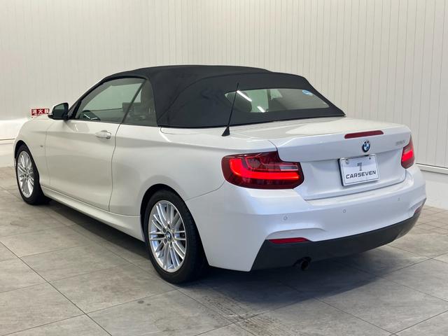 ２シリーズ ２２０ｉカブリオレ　Ｍスポーツ　茶シート　修復歴無し　純正ナビゲーション　モニター修繕済み　バックカメラ　Ｂｌｕｅｔｏｏｔｈ　障害物センサー　運転／助手席シートヒーター　ＨＩＤオートライト　フォグランプ　パドルシフト　ＥＴＣ（6枚目）