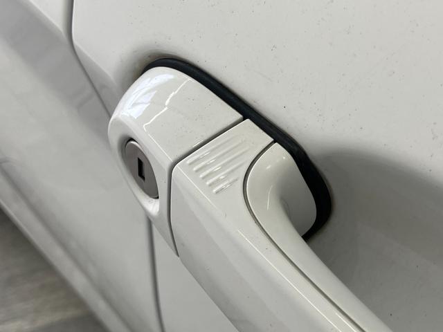 １シリーズ １１８ｄ　Ｍスポーツ　エディションシャドー　純正ナビゲーション　障害物センサー　バックカメラ　Ｂｌｕｅｔｏｏｔｈ　クルーズコントロール　ＥＴＣ　運転／助手席シートヒーター　純正１８インチアルミホイール　ＬＥＤオートライト　フォグランプ（9枚目）