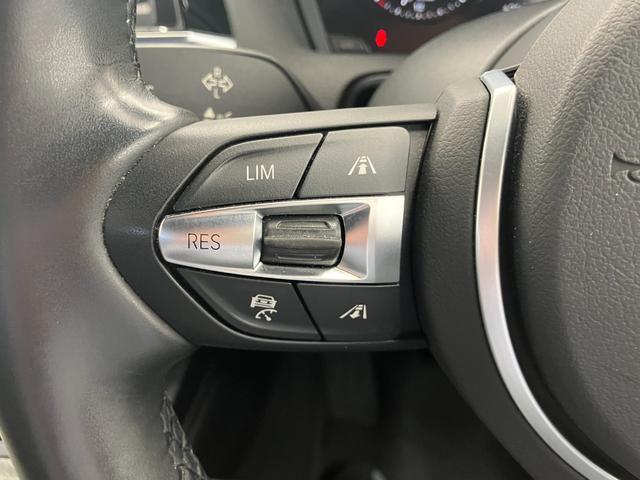 １シリーズ １１８ｄ　Ｍスポーツ　エディションシャドー　純正ナビゲーション　障害物センサー　バックカメラ　Ｂｌｕｅｔｏｏｔｈ　クルーズコントロール　ＥＴＣ　運転／助手席シートヒーター　純正１８インチアルミホイール　ＬＥＤオートライト　フォグランプ（16枚目）