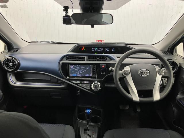 アクア S 修復歴無 コーナーポール ハロゲンオートライト オートマチックハイビーム 衝突被害軽減ブレーキ ETC Bluetooth バックカメラ 純正SDナビゲーション 電動格納ミラー キーレス スマートキー(12枚目)