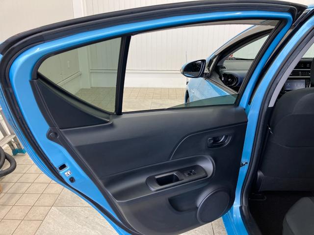 アクア S 修復歴無 コーナーポール ハロゲンオートライト オートマチックハイビーム 衝突被害軽減ブレーキ ETC Bluetooth バックカメラ 純正SDナビゲーション 電動格納ミラー キーレス スマートキー(55枚目)