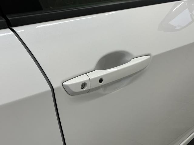 シビック ハッチバック 6速MT車両 プラチナホワイトパール 衝突被害軽減ブレーキ Honda SENSING パワーシート ETC 運転/助手席シートヒーター ブレーキホールド LEDオートライト クルーズコントロール(8枚目)