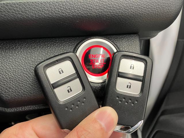 シビック ハッチバック 6速MT車両 プラチナホワイトパール 衝突被害軽減ブレーキ Honda SENSING パワーシート ETC 運転/助手席シートヒーター ブレーキホールド LEDオートライト クルーズコントロール(13枚目)