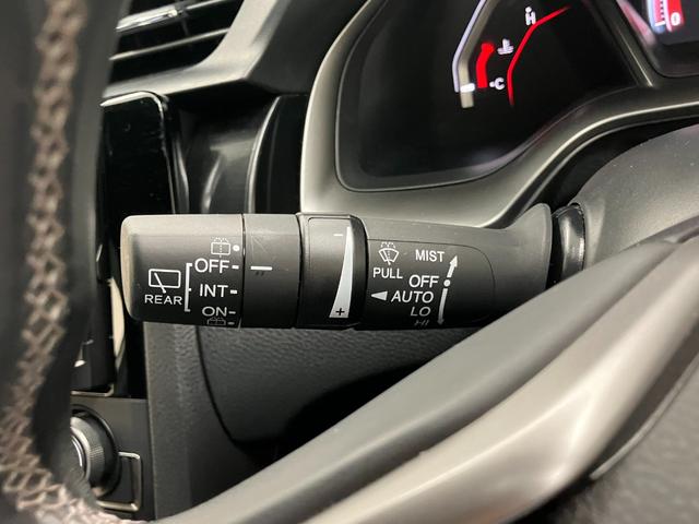シビック ハッチバック 6速MT車両 プラチナホワイトパール 衝突被害軽減ブレーキ Honda SENSING パワーシート ETC 運転/助手席シートヒーター ブレーキホールド LEDオートライト クルーズコントロール(18枚目)