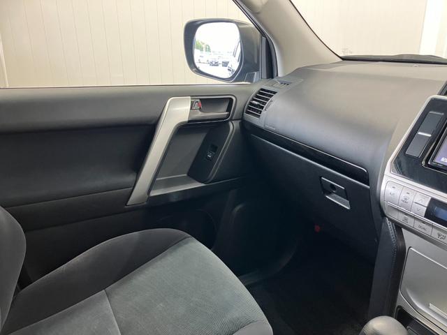 ランドクルーザープラド TX サンルーフ 7人乗り 黒内装 ガソリン 修復歴無し 12ヶ月点検整備・保証付き 純正7インチナビ 追従型クルコン バックカメラ Bluetooth 障害物センサー 社外17インチホイール A/Tタイヤ(37枚目)