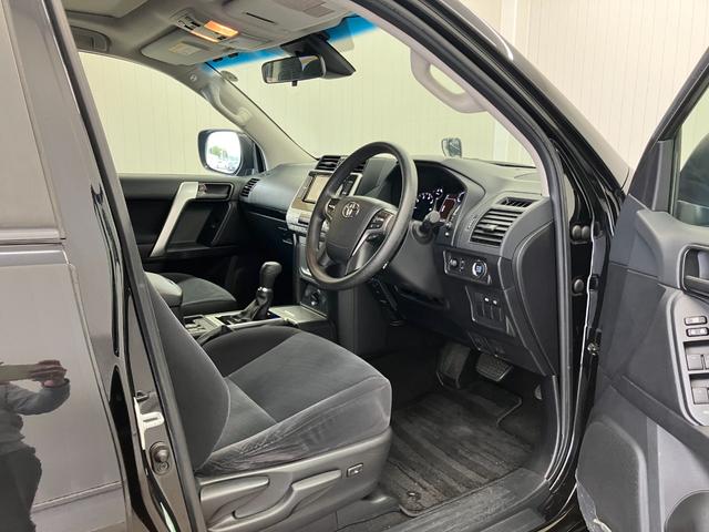 ランドクルーザープラド TX サンルーフ 7人乗り 黒内装 ガソリン 修復歴無し 12ヶ月点検整備・保証付き 純正7インチナビ 追従型クルコン バックカメラ Bluetooth 障害物センサー 社外17インチホイール A/Tタイヤ(42枚目)