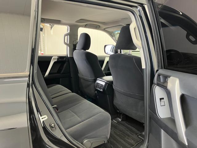 ランドクルーザープラド TX サンルーフ 7人乗り 黒内装 ガソリン 修復歴無し 12ヶ月点検整備・保証付き 純正7インチナビ 追従型クルコン バックカメラ Bluetooth 障害物センサー 社外17インチホイール A/Tタイヤ(55枚目)