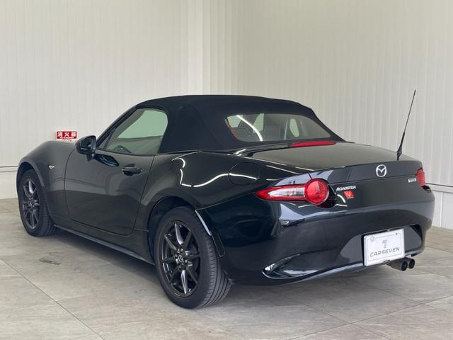 ロードスター Ｓスペシャルパッケージ　ＡＴ車　ＭＴモード付パドルシフト　ＬＥＤオートライト　ＥＴＣ　純正ＳＤナビゲーション　バックカメラ　Ｂｌｕｅｔｏｏｔｈ　フルセグＴＶ　ＣＤ／ＤＶＤ　純正１６インチアルミホイール　キーレス　スマートキー（6枚目）