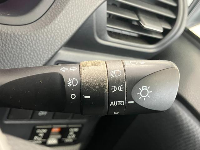 ノア Ｓｉ　修復歴無し　車検整備付　両側電動スライドドア　ＳＤナビ　バックカメラ　ＥＴＣ　Ｂｌｕｅｔｏｏｔｈ　ＣＤ／ＤＶＤ　ＬＥＤオートライト　スマートキー　プッシュスターター　純正１６インチアルミホイール（18枚目）