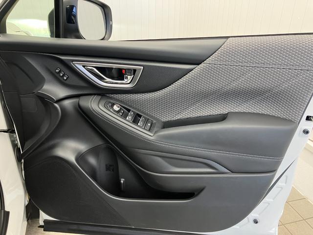 フォレスター ツーリング　障害物センサー　クルーズコントロール　デジタルインナーミラー　ＬＥＤオートライト　Ｂｌｕｅｔｏｏｔｈ　純正１７インチアルミホイール　ブレーキホールド　衝突被害軽減ブレーキ　運転／助手席シートヒーター（38枚目）