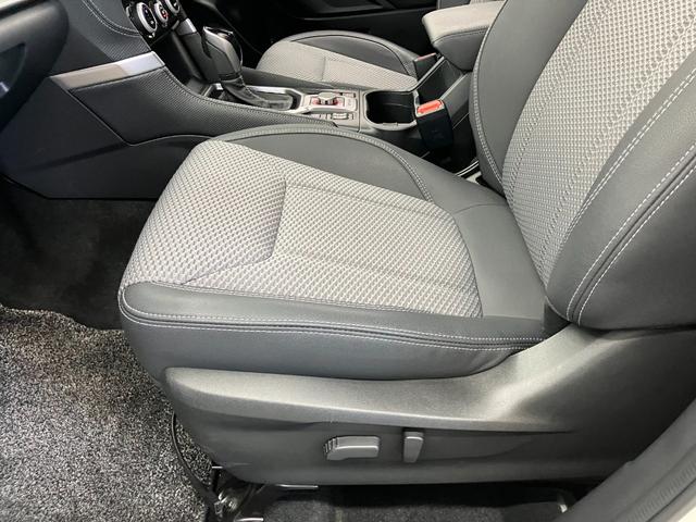フォレスター ツーリング　障害物センサー　クルーズコントロール　デジタルインナーミラー　ＬＥＤオートライト　Ｂｌｕｅｔｏｏｔｈ　純正１７インチアルミホイール　ブレーキホールド　衝突被害軽減ブレーキ　運転／助手席シートヒーター（46枚目）