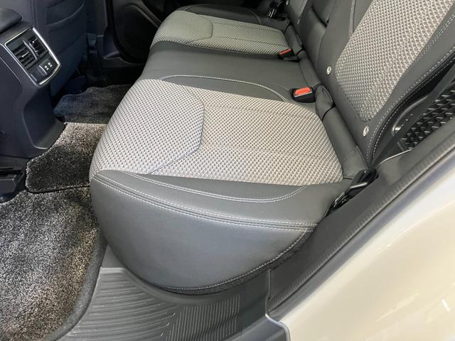 フォレスター ツーリング　障害物センサー　クルーズコントロール　デジタルインナーミラー　ＬＥＤオートライト　Ｂｌｕｅｔｏｏｔｈ　純正１７インチアルミホイール　ブレーキホールド　衝突被害軽減ブレーキ　運転／助手席シートヒーター（49枚目）