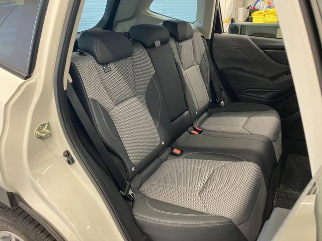 フォレスター ツーリング　障害物センサー　クルーズコントロール　デジタルインナーミラー　ＬＥＤオートライト　Ｂｌｕｅｔｏｏｔｈ　純正１７インチアルミホイール　ブレーキホールド　衝突被害軽減ブレーキ　運転／助手席シートヒーター（52枚目）