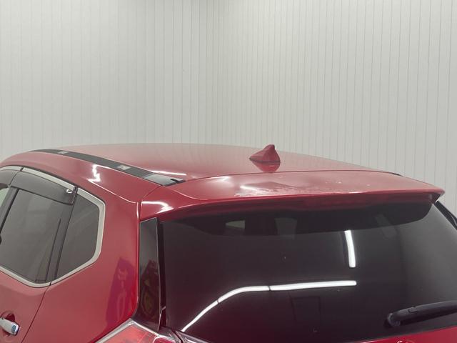 エクストレイル ２０Ｘ　エマージェンシーブレーキパッケージ　ワンオーナー車両　４ＷＤ　７人乗り　純正アルミホイールスタッドレスタイヤ有　障害物センサー　後席モニター　純正ＳＤナビゲーション　ＣＤ／ＤＶＤ　Ｂｌｕｅｔｏｏｔｈ　運転／助手席シートヒーター　ＥＴＣ（7枚目）