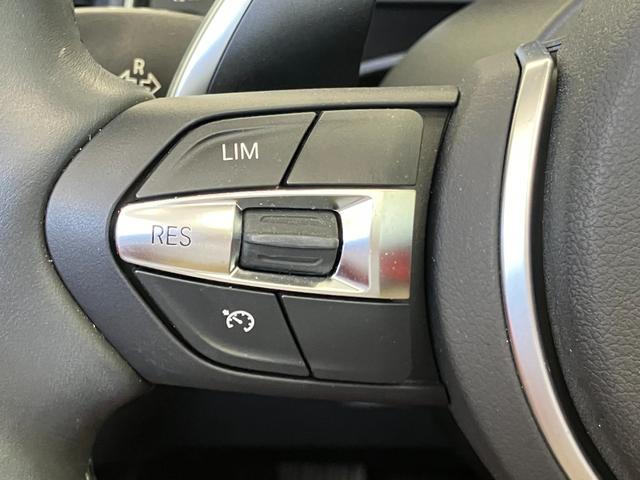 ２シリーズ ２２０ｉカブリオレ　Ｍスポーツ　１オーナー車両　アルピンホワイトＩＩＩ×赤シート　運転／助手席シートヒーター　障害物センサー　ＥＴＣ　純正ナビゲーション　バックカメラ　Ｂｌｕｅｔｏｏｔｈ　パドルシフト　純正１７インチアルミホイール（20枚目）