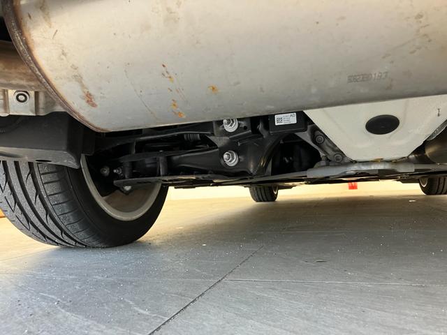 ２シリーズ ２２０ｉカブリオレ　Ｍスポーツ　１オーナー車両　アルピンホワイトＩＩＩ×赤シート　運転／助手席シートヒーター　障害物センサー　ＥＴＣ　純正ナビゲーション　バックカメラ　Ｂｌｕｅｔｏｏｔｈ　パドルシフト　純正１７インチアルミホイール（59枚目）