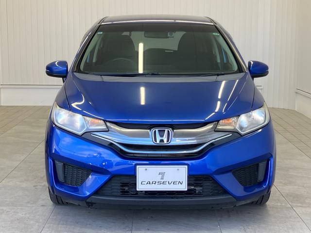 フィットハイブリッド Ｆパッケージ　修復歴無し　車検整備付　１２ヶ月保証付き　純正ナビ　バックカメラ　Ｂｌｕｅｔｏｏｔｈ　ＥＴＣ　ＣＤ／ＤＶＤ　スマートキー　プッシュスターター　スペアキー　電動格納ミラー　社外１５インチアルミホイール（2枚目）