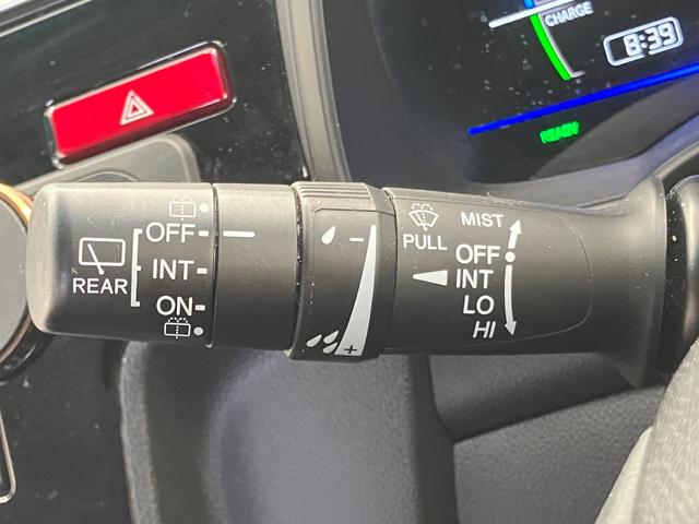 フィットハイブリッド Ｆパッケージ　修復歴無し　車検整備付　１２ヶ月保証付き　純正ナビ　バックカメラ　Ｂｌｕｅｔｏｏｔｈ　ＥＴＣ　ＣＤ／ＤＶＤ　スマートキー　プッシュスターター　スペアキー　電動格納ミラー　社外１５インチアルミホイール（16枚目）