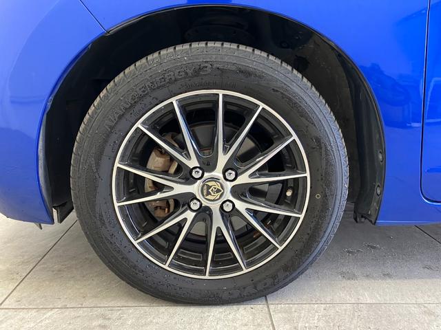 フィットハイブリッド Ｆパッケージ　修復歴無し　車検整備付　１２ヶ月保証付き　純正ナビ　バックカメラ　Ｂｌｕｅｔｏｏｔｈ　ＥＴＣ　ＣＤ／ＤＶＤ　スマートキー　プッシュスターター　スペアキー　電動格納ミラー　社外１５インチアルミホイール（49枚目）