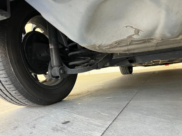 フィットハイブリッド Ｆパッケージ　修復歴無し　車検整備付　１２ヶ月保証付き　純正ナビ　バックカメラ　Ｂｌｕｅｔｏｏｔｈ　ＥＴＣ　ＣＤ／ＤＶＤ　スマートキー　プッシュスターター　スペアキー　電動格納ミラー　社外１５インチアルミホイール（52枚目）