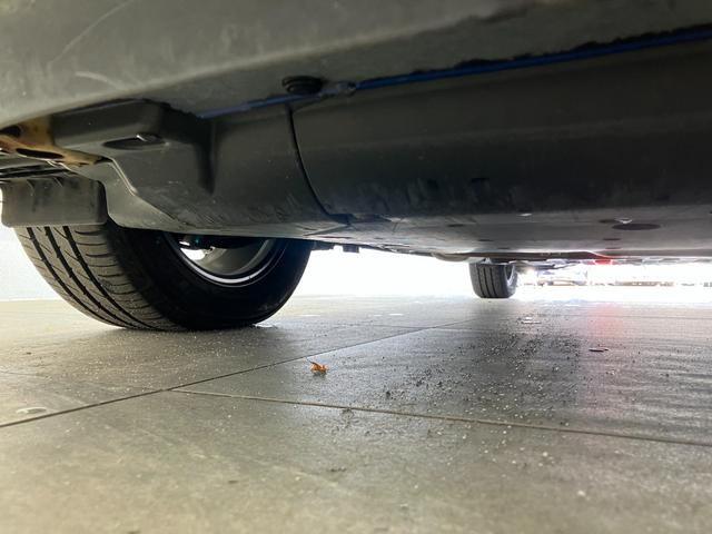 フィットハイブリッド Ｆパッケージ　修復歴無し　車検整備付　１２ヶ月保証付き　純正ナビ　バックカメラ　Ｂｌｕｅｔｏｏｔｈ　ＥＴＣ　ＣＤ／ＤＶＤ　スマートキー　プッシュスターター　スペアキー　電動格納ミラー　社外１５インチアルミホイール（55枚目）