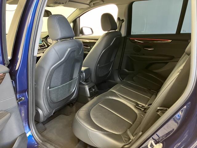 2シリーズ 218dグランツアラー ラグジュアリー 車検整備付 純正ナビ バックカメラ 障害物センサー ETC LEDオートライト 純正17インチアルミホイール フォグランプ 運転/助手席シートヒーター スマートキー プッシュスターター 電動シート(43枚目)