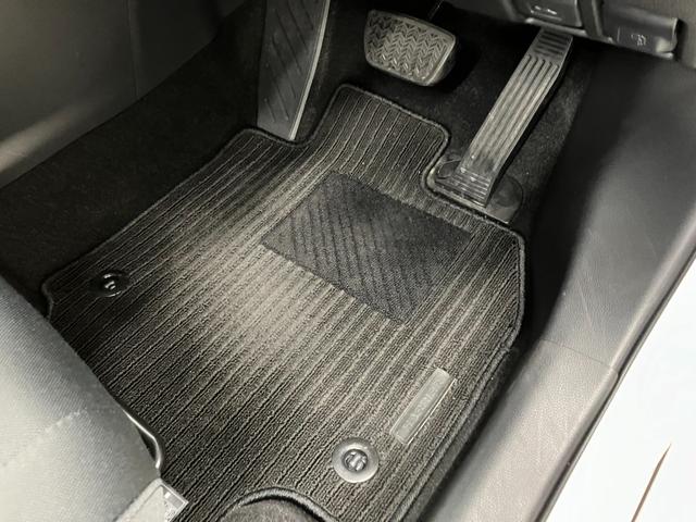 ハリアー Ｓ　修復歴無し　１２ヶ月保証・点検整備付　純正ディスプレイオーディオナビキット有　バックカメラ　ＣａｒＰｌａｙ／Ａｎｄｒｏｉｄ　Ａｕｔｏ　追従型クルコン　障害物センサー　ブラインドスポットモニター　ＥＴＣ（41枚目）