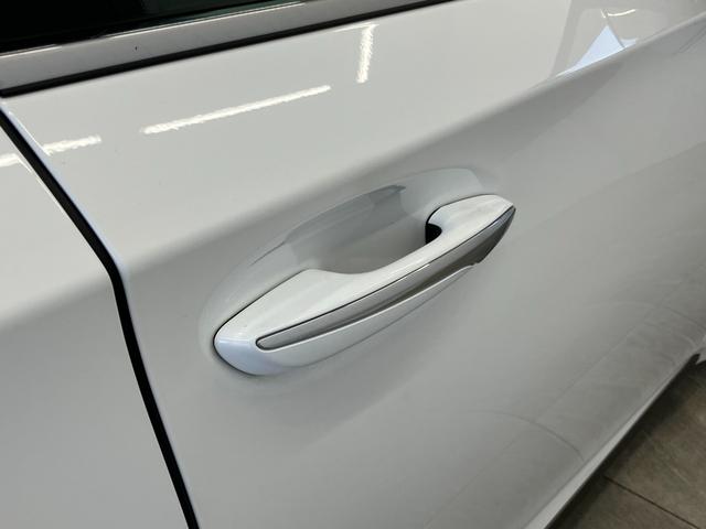 ＬＳ ＬＳ５００ｈ　Ｆスポーツ　ムーンルーフ　赤シート　Ｍａｒｋ　Ｌｅｖｉｎｓｏｎ　運転／助手席／リアシート・ステアリングヒーター　運転／助手席ベンチレーション　デジタルインナーミラー　ヘッドアップディスプレイ　全方位カメラ（8枚目）