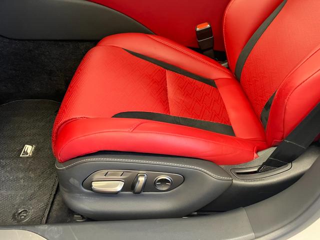 ＬＳ ＬＳ５００ｈ　Ｆスポーツ　ムーンルーフ　赤シート　Ｍａｒｋ　Ｌｅｖｉｎｓｏｎ　運転／助手席／リアシート・ステアリングヒーター　運転／助手席ベンチレーション　デジタルインナーミラー　ヘッドアップディスプレイ　全方位カメラ（48枚目）