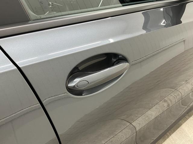 3シリーズ 320i 修復歴無し ワンオーナー車 車検整備付 コンフォートpkg 電動リアゲートキック開閉 純正ナビ 追従型クルコン 障害物センサー バックカメラ 純正16インチホイール LEDオートライト シートヒーター(8枚目)