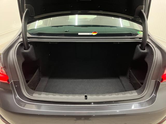 3シリーズ 320i 修復歴無し ワンオーナー車 車検整備付 コンフォートpkg 電動リアゲートキック開閉 純正ナビ 追従型クルコン 障害物センサー バックカメラ 純正16インチホイール LEDオートライト シートヒーター(43枚目)