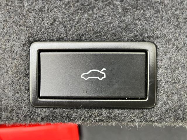 ���X�́A�����E���_�������H�@���q�h�b��荑���S�P�������R�E���R���ʂ֎ԂŖ�P�T���I