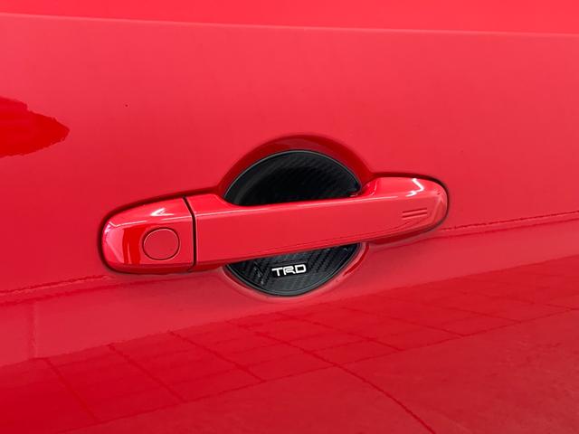 ８６ ＧＴリミテッド　修復歴無し　１２か月保証／点検整備付　ＴＲＤフルエアロ・マフラー・フィン　ＴＷＳ鍛造１８インチＴ６６－Ｆ　タナベダウンサス　ＨＫＳエアインテークダクト　キャタライザー　ＡＰＥＸｉインテーク　ブレンボ（9枚目）